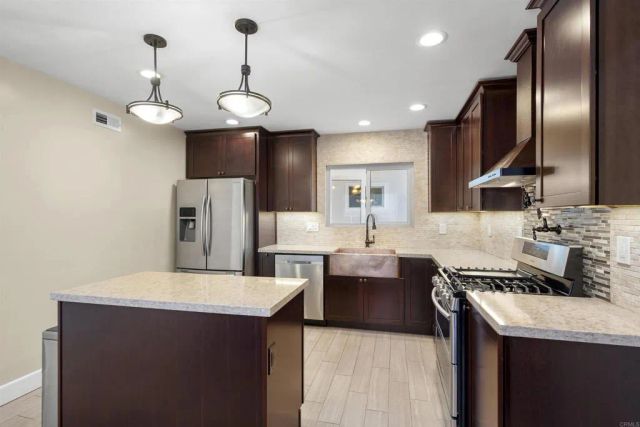 202 E J ST, Chula Vista, CA 91910