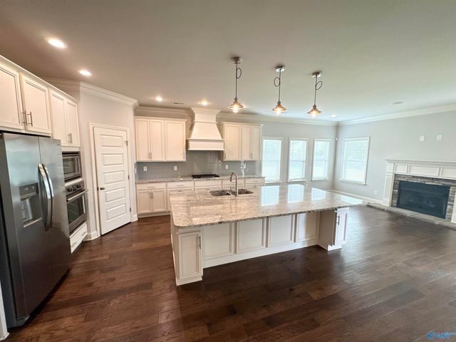4323 Flint Drive, Owens Cross Roads, AL 35763