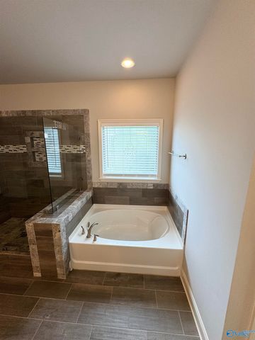 4323 Flint Drive, Owens Cross Roads, AL 35763