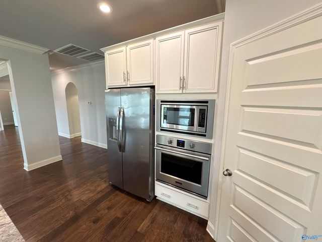 4323 Flint Drive, Owens Cross Roads, AL 35763