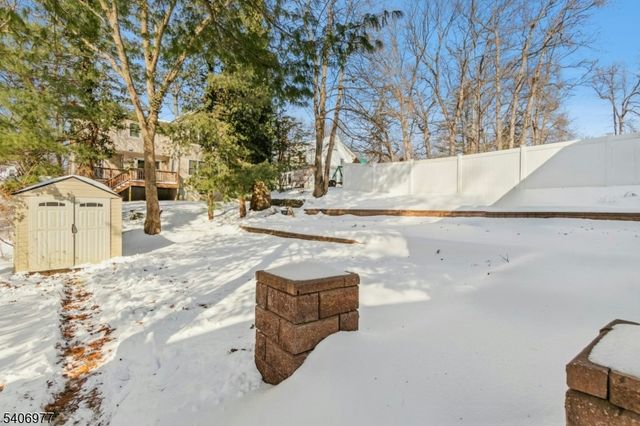 45 Kempshall Ter, Fanwood Boro, NJ 07023