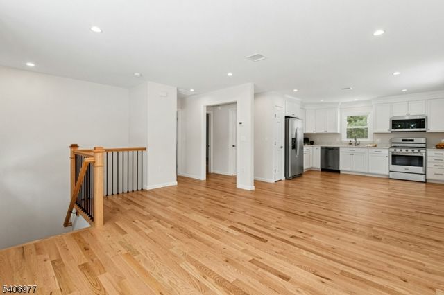 45 Kempshall Ter, Fanwood Boro, NJ 07023