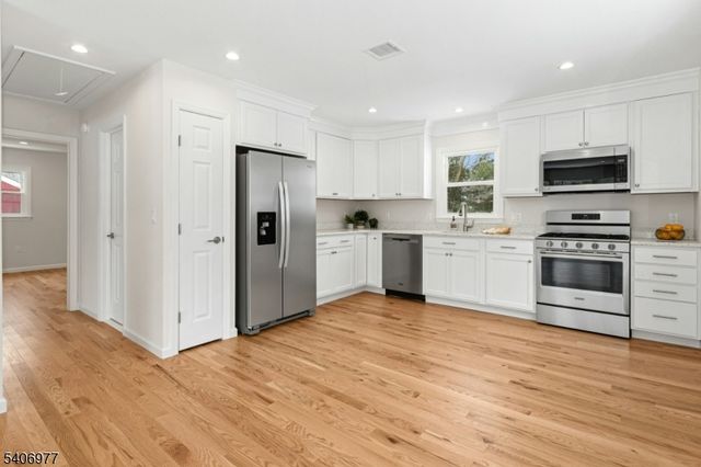 45 Kempshall Ter, Fanwood Boro, NJ 07023