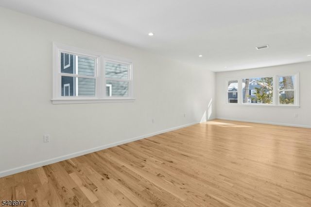 45 Kempshall Ter, Fanwood Boro, NJ 07023