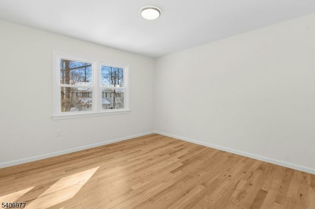 45 Kempshall Ter, Fanwood Boro, NJ 07023