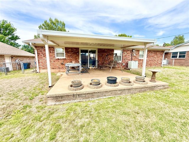 1016 W Peebly Drive, Midwest City, OK 73110