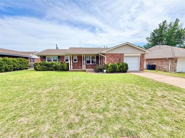 1016 W Peebly Drive, Midwest City, OK 73110