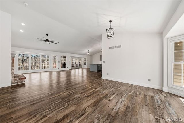 2255 County Farm Road, Wright City, MO 63390