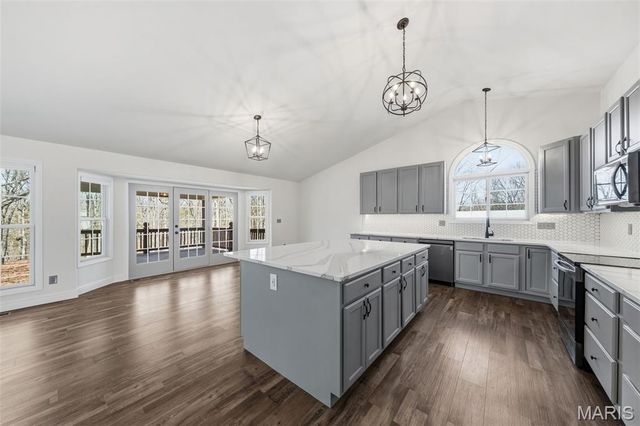 2255 County Farm Road, Wright City, MO 63390