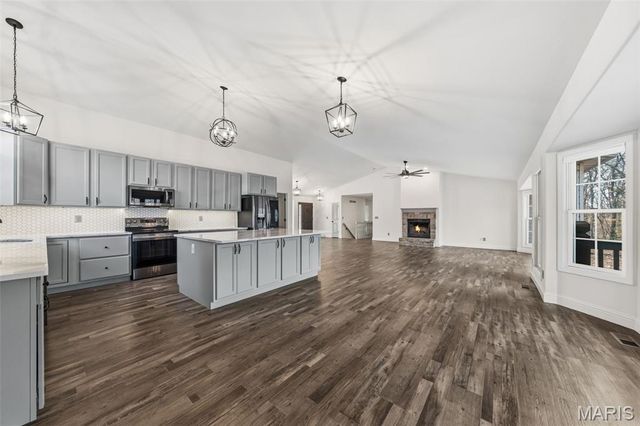 2255 County Farm Road, Wright City, MO 63390