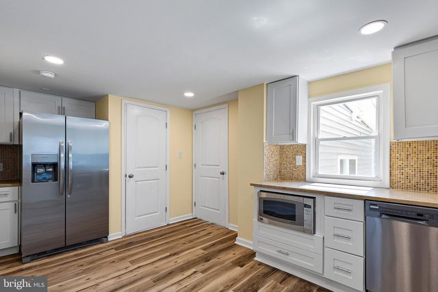 30 E MAIN ST, Christiana, DE 19702