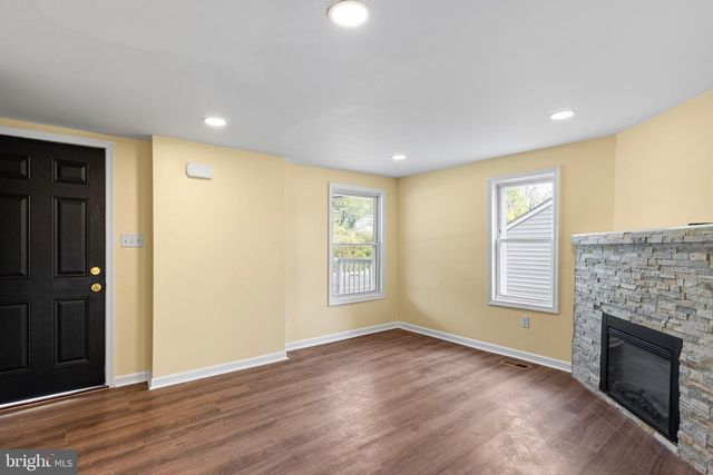 30 E MAIN ST, Christiana, DE 19702