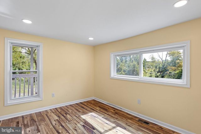 30 E MAIN ST, Christiana, DE 19702