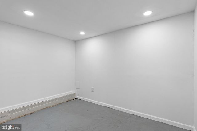 30 E MAIN ST, Christiana, DE 19702