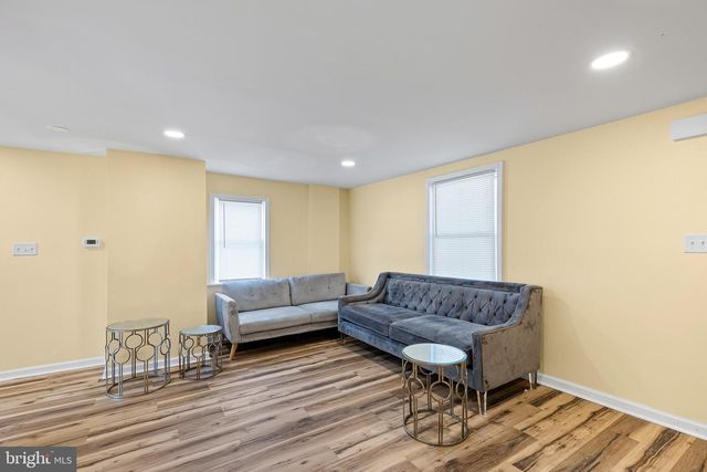 30 E MAIN ST, Christiana, DE 19702