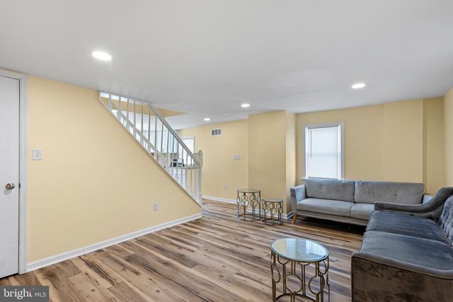 30 E MAIN ST, Christiana, DE 19702