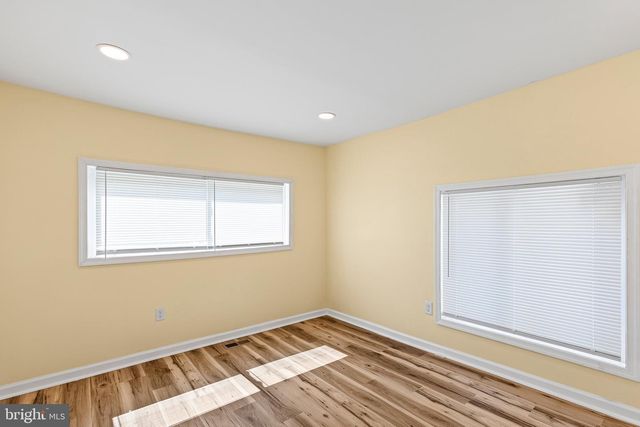 30 E MAIN ST, Christiana, DE 19702