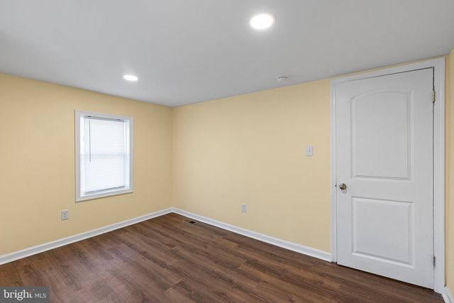 30 E MAIN ST, Christiana, DE 19702