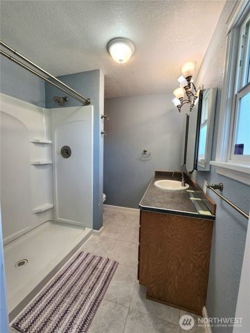 114 NE Cedar Avenue, College Place, WA 99324