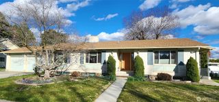 114 NE Cedar Avenue, College Place, WA 99324