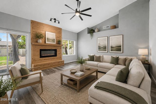 4445 W FALLEN LEAF Lane, Glendale, AZ 85310