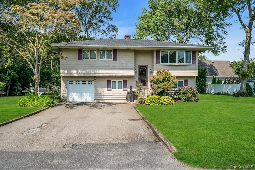 174 Division Avenue, Blue Point, NY 11715