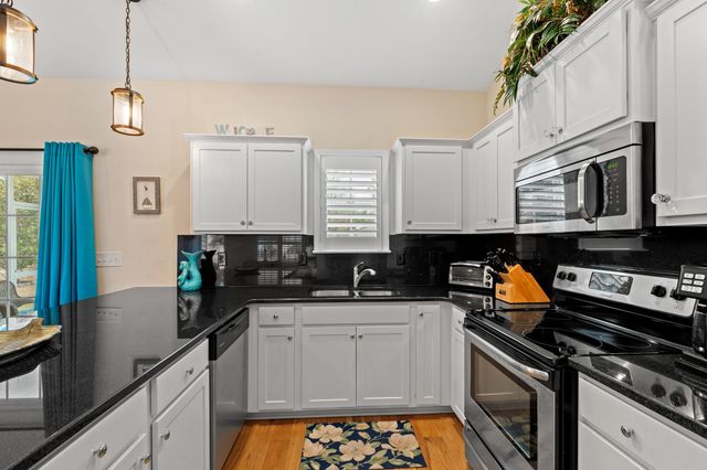 127 Fincham Dr., Little River, SC 29566