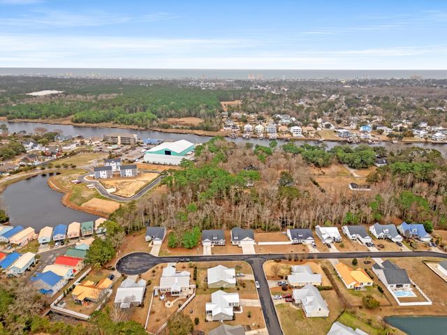 127 Fincham Dr., Little River, SC 29566