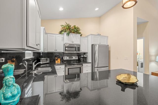 127 Fincham Dr., Little River, SC 29566