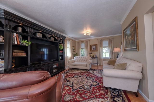 373 Old Plank Rd, Penn Twp, PA 16002