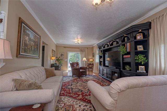 373 Old Plank Rd, Penn Twp, PA 16002