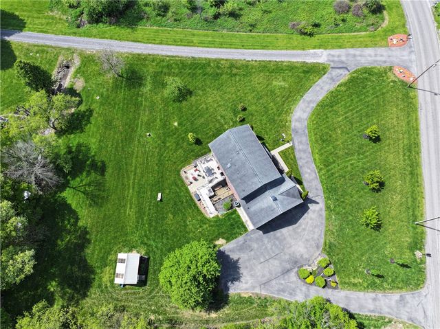 373 Old Plank Rd, Penn Twp, PA 16002