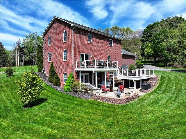 373 Old Plank Rd, Penn Twp, PA 16002