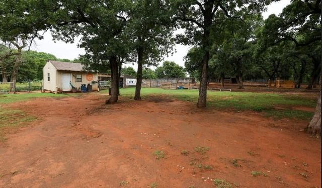 27059 Whispering Oaks Drive, Blanchard, OK 73010