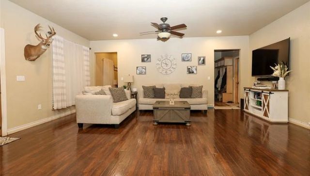 27059 Whispering Oaks Drive, Blanchard, OK 73010