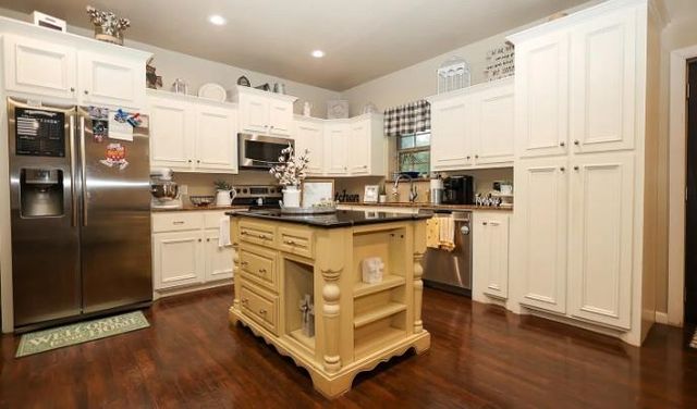 27059 Whispering Oaks Drive, Blanchard, OK 73010