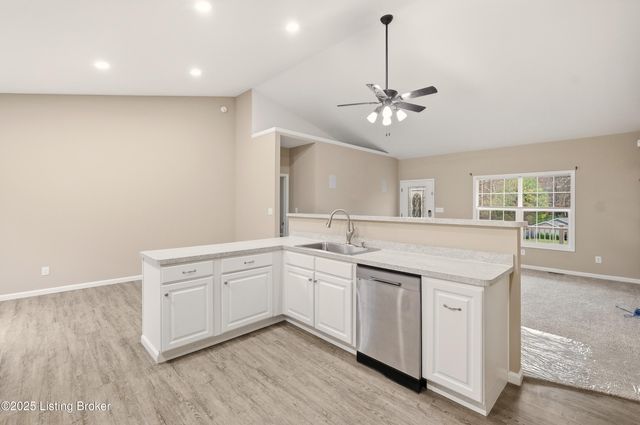 9101 Mitchell Ln, Louisville, KY 40272