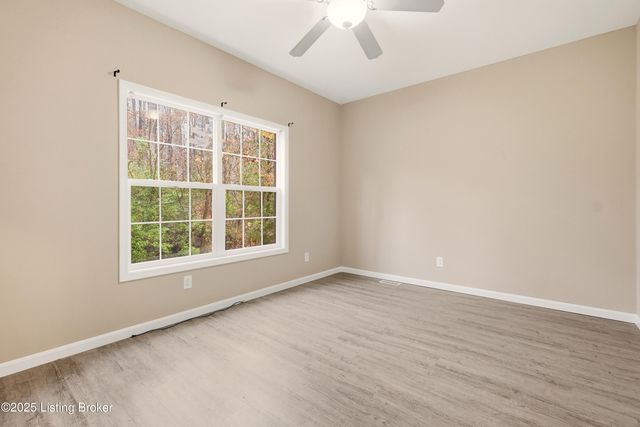 9101 Mitchell Ln, Louisville, KY 40272