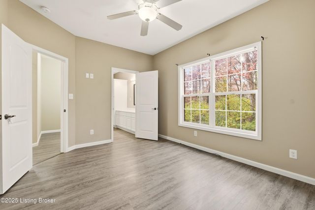 9101 Mitchell Ln, Louisville, KY 40272