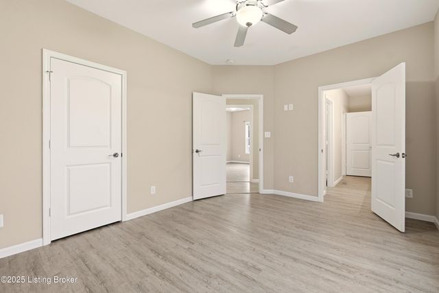 9101 Mitchell Ln, Louisville, KY 40272