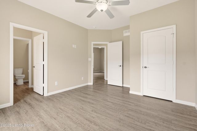 9101 Mitchell Ln, Louisville, KY 40272