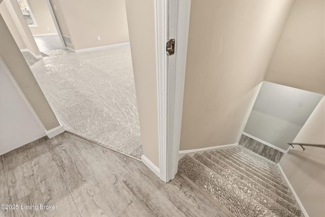 9101 Mitchell Ln, Louisville, KY 40272