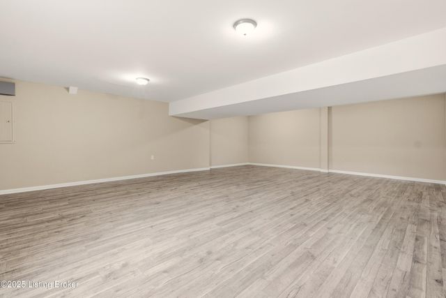 9101 Mitchell Ln, Louisville, KY 40272