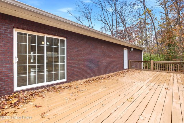 9101 Mitchell Ln, Louisville, KY 40272