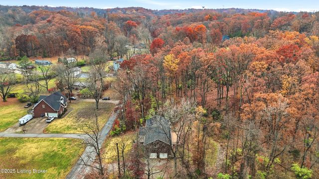 9101 Mitchell Ln, Louisville, KY 40272