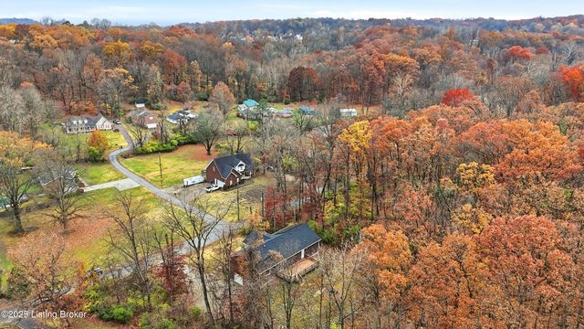 9101 Mitchell Ln, Louisville, KY 40272