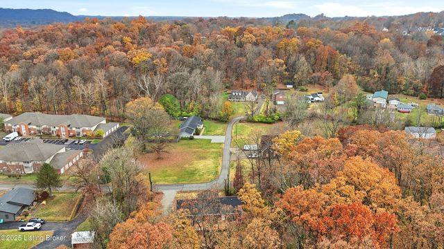 9101 Mitchell Ln, Louisville, KY 40272