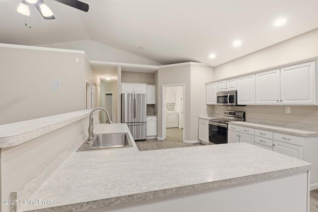 9101 Mitchell Ln, Louisville, KY 40272