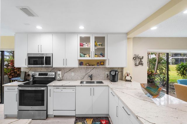 34 Southport Lane A, Boynton Beach, FL 33436