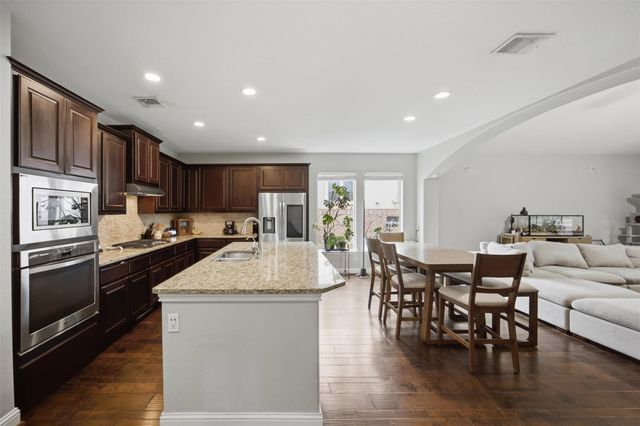 1016 Winding Way DR, Georgetown, TX 78628